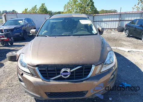 2010 Volvo Xc60 3.2 z USA, uszkodzony, nr VIN YV4982DL6A2077717